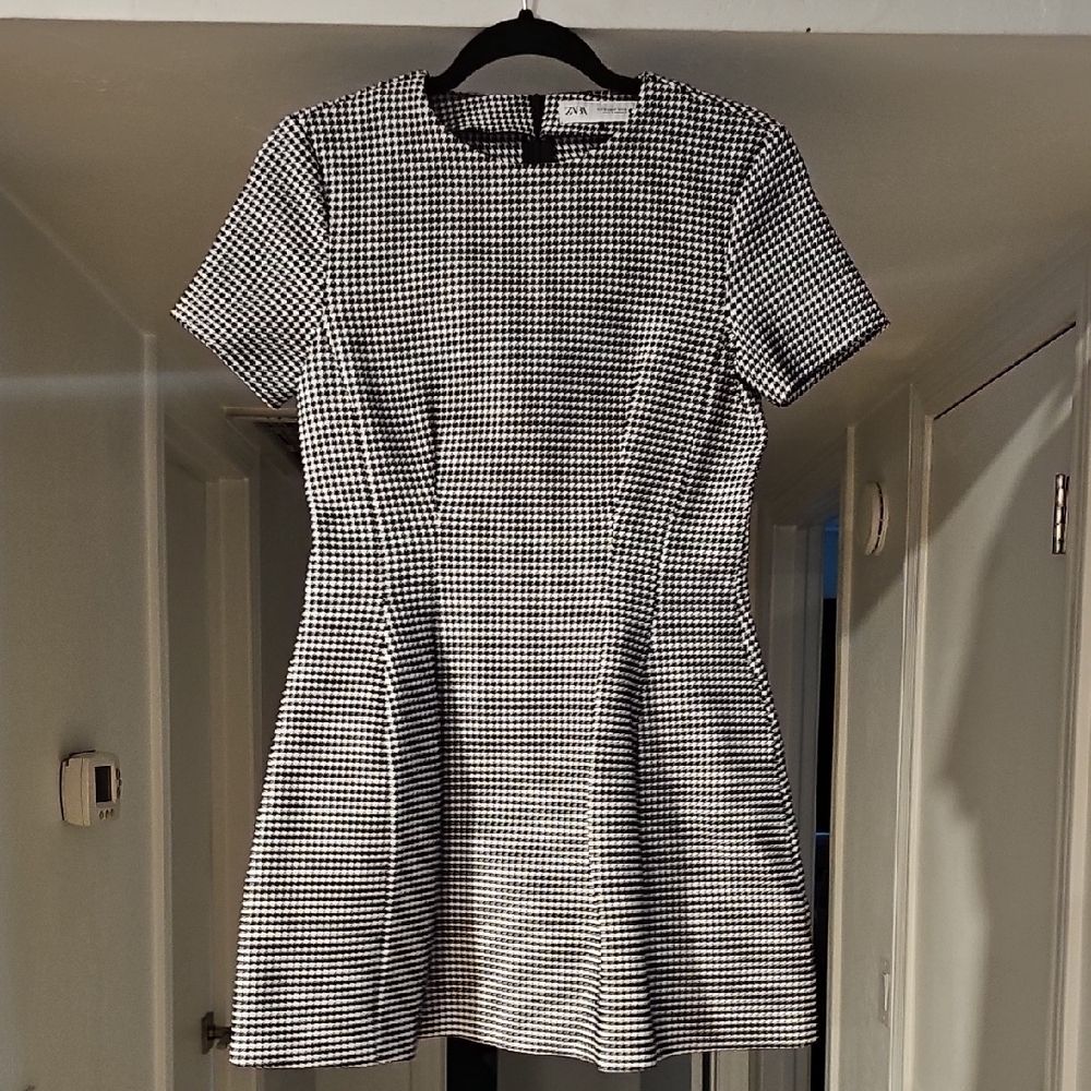 Elegant Black and White Houndstooth Mini Dress Zara Size Medium